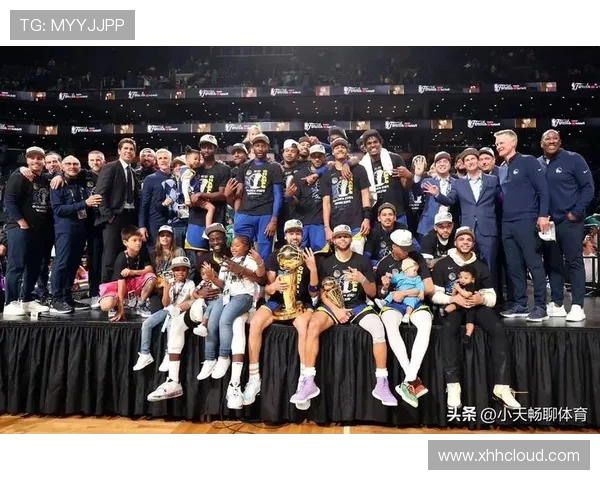 NBA季后赛激战正酣勇士湖人争夺冠军席位詹姆斯与库里再度上演经典对决 - 副本 (2)